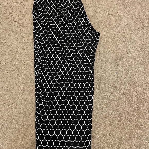 Counterparts Size 12 Cropped Pants. Cotten Polyester mix. Preowned, sold as is. - Picture 5 of 11